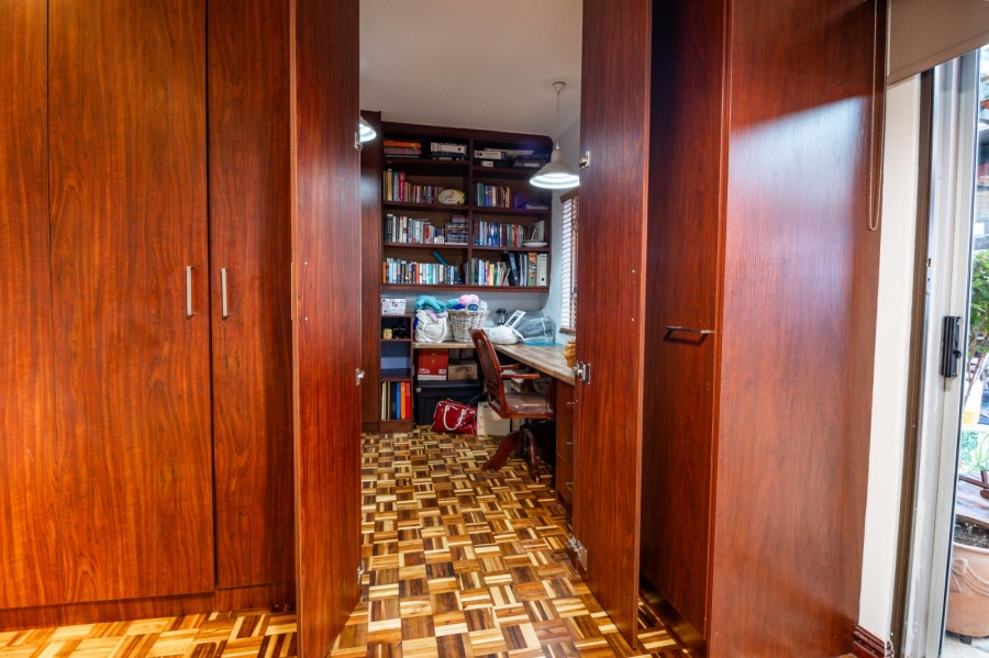 4 Bedroom Property for Sale in Rondebosch East Western Cape